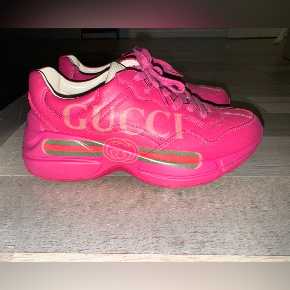 Gucci Rhyton sneakers (size 37) in color fuchsia (AUTHENTIC: LIMITED EDITION)